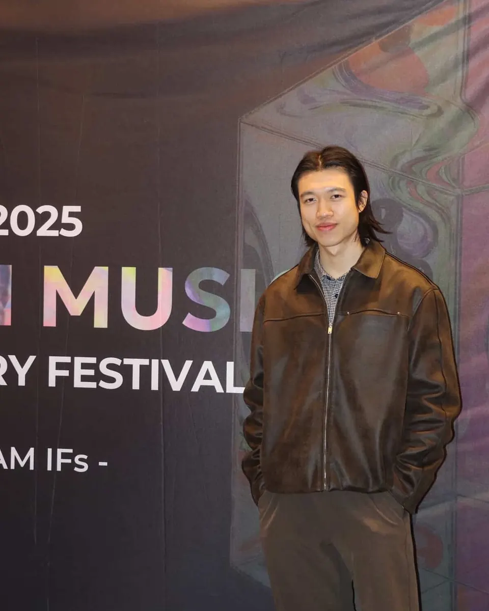 Dewey Huang · arranging for the stage